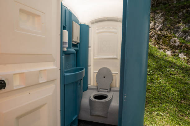 Best Portable Restroom for Sporting Events  in Tecumseh, MI